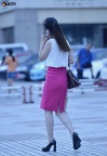 粉色包臀裙美腿高跟少妇